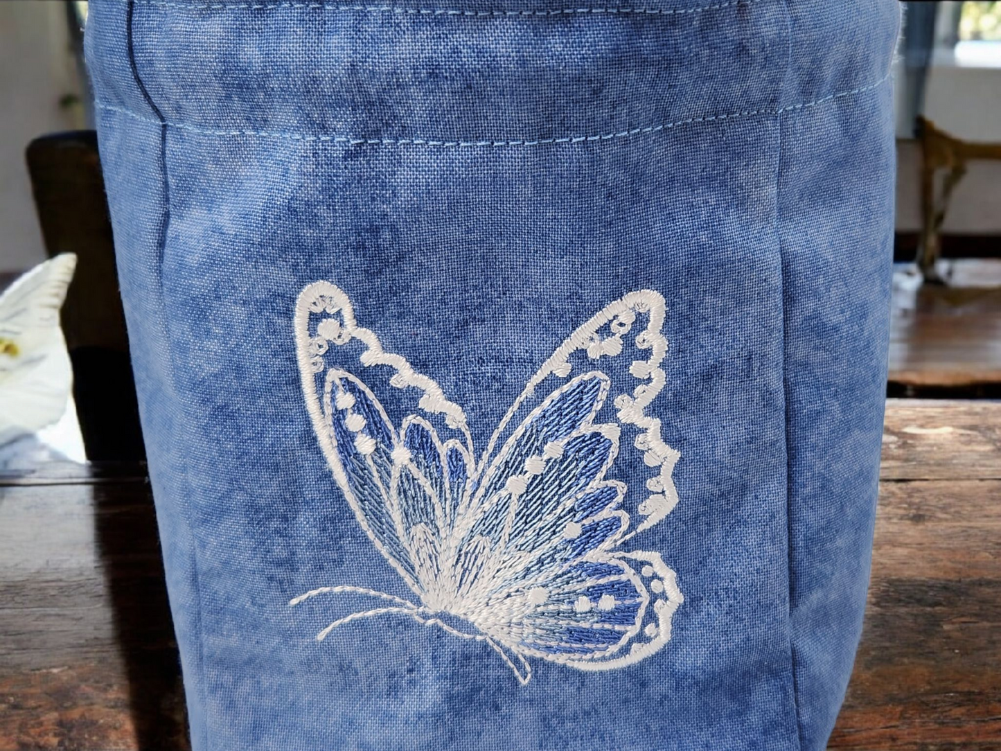 Butterfly dice bag