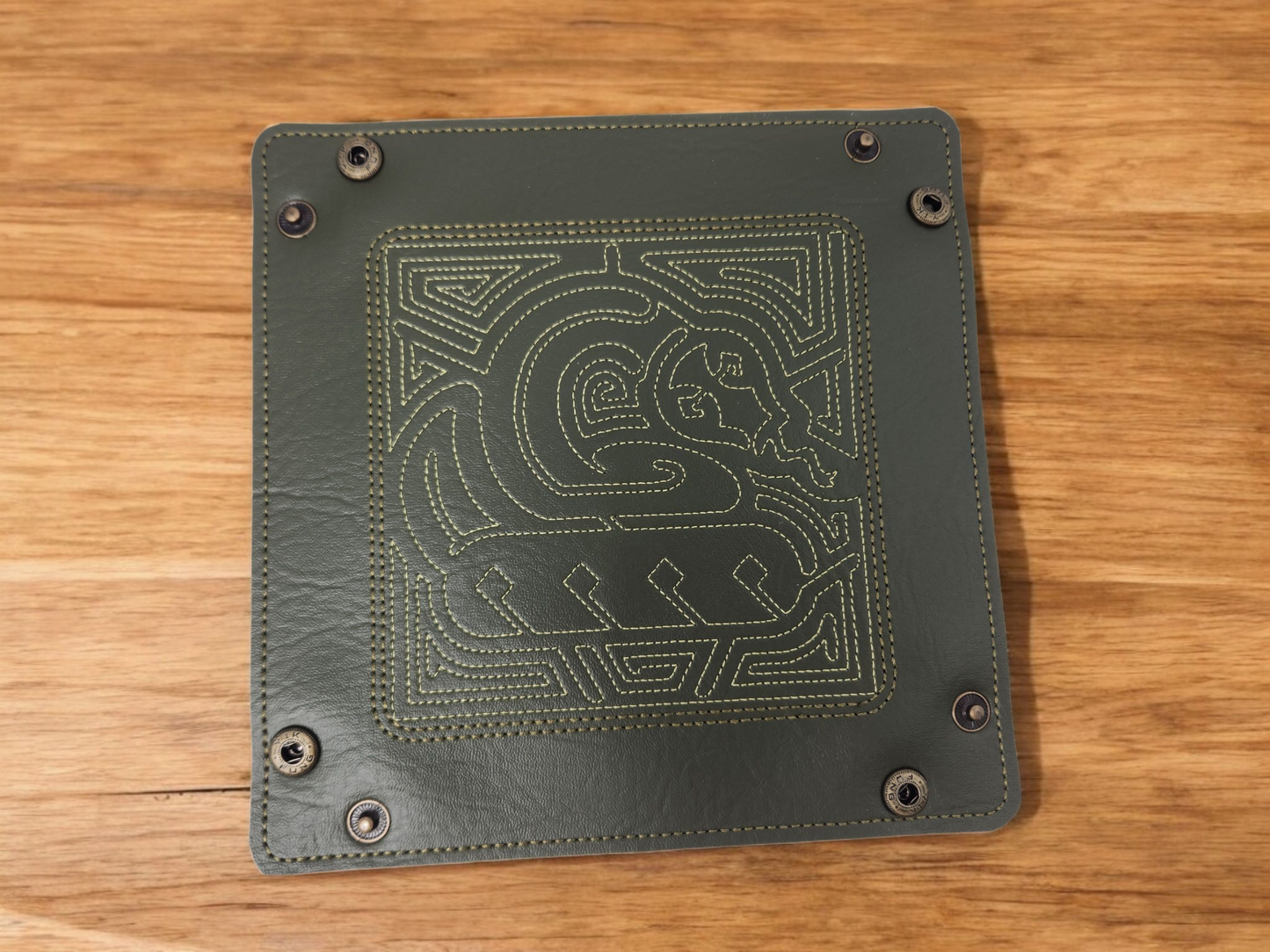 Snake dice tray