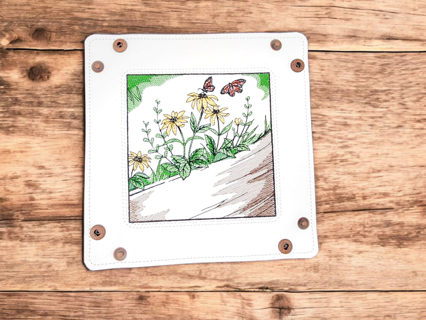 Daisy and butterfly dice tray