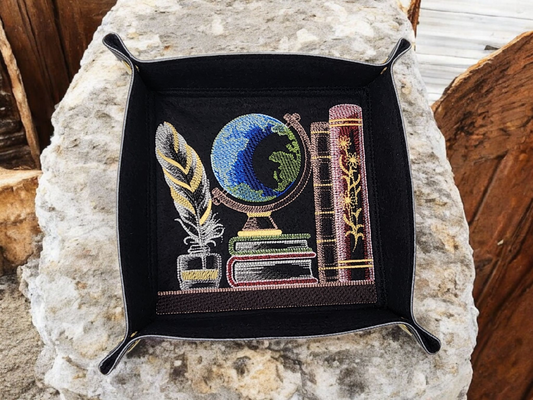 Globe and Quill dice tray