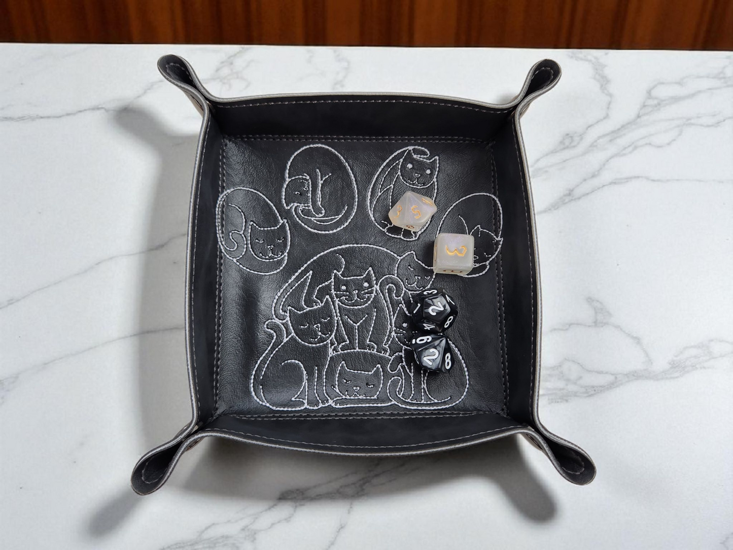 Cat Paw Dice Tray - Perfect for Gamers and Cat Lovers
