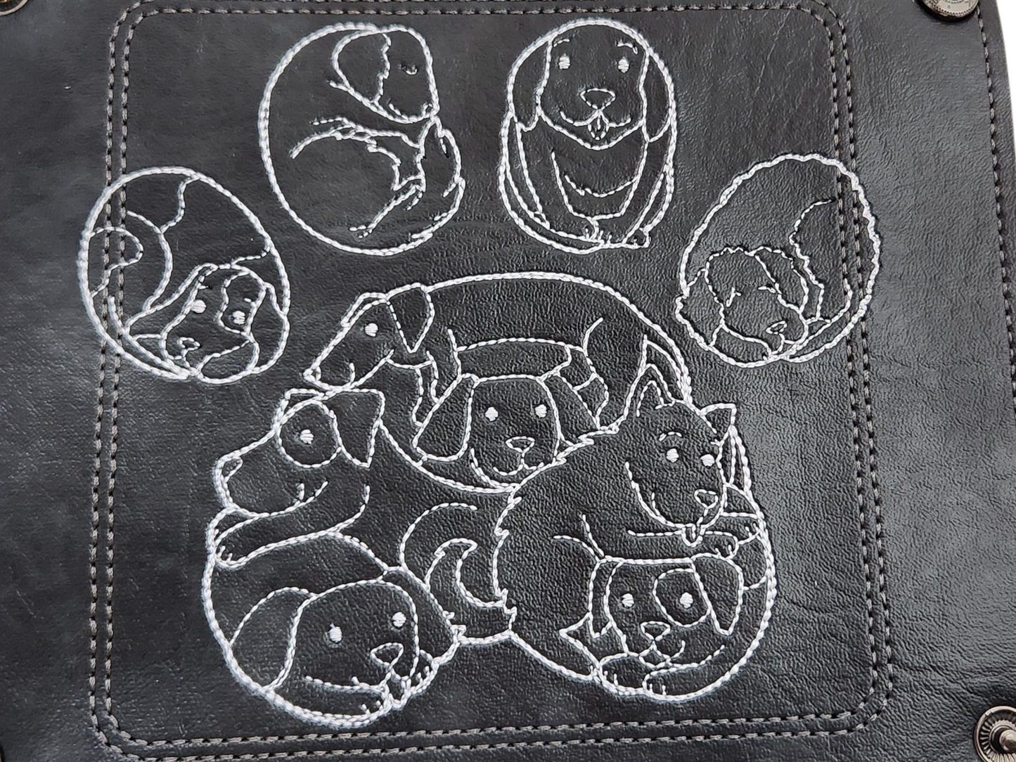 Dog Paw Dice Tray - Portable Gaming Essential
