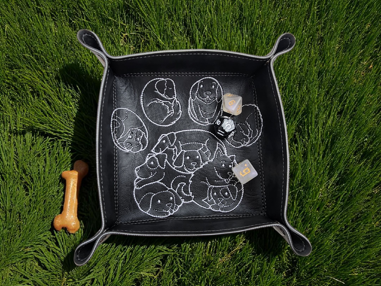Dog Paw Dice Tray - Portable Gaming Essential