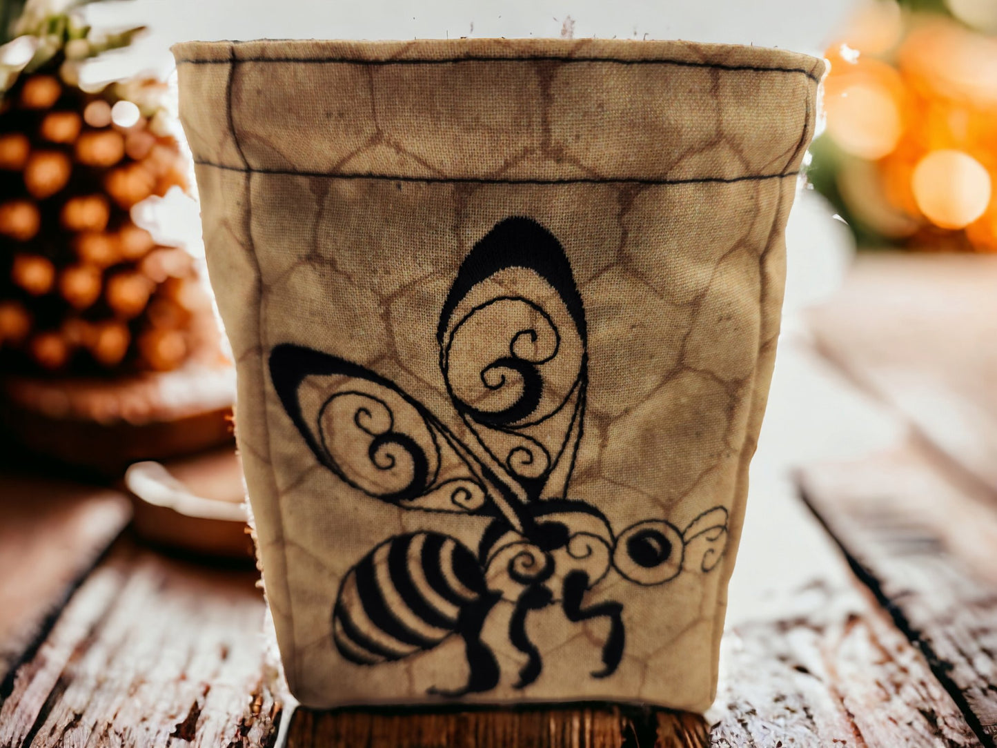 Bee in Flight Dice Bag - Rowan Gate