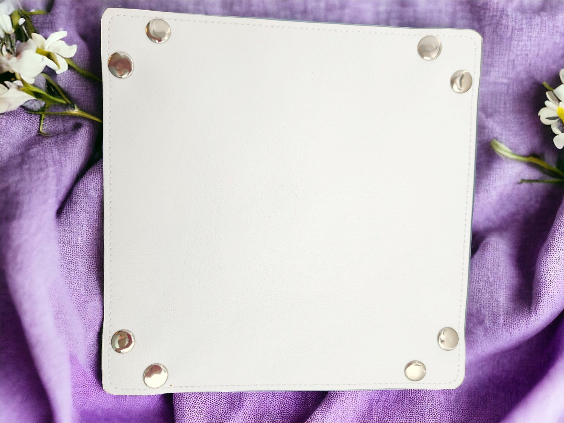Magnolia dice tray, vintage style - Rowan Gate