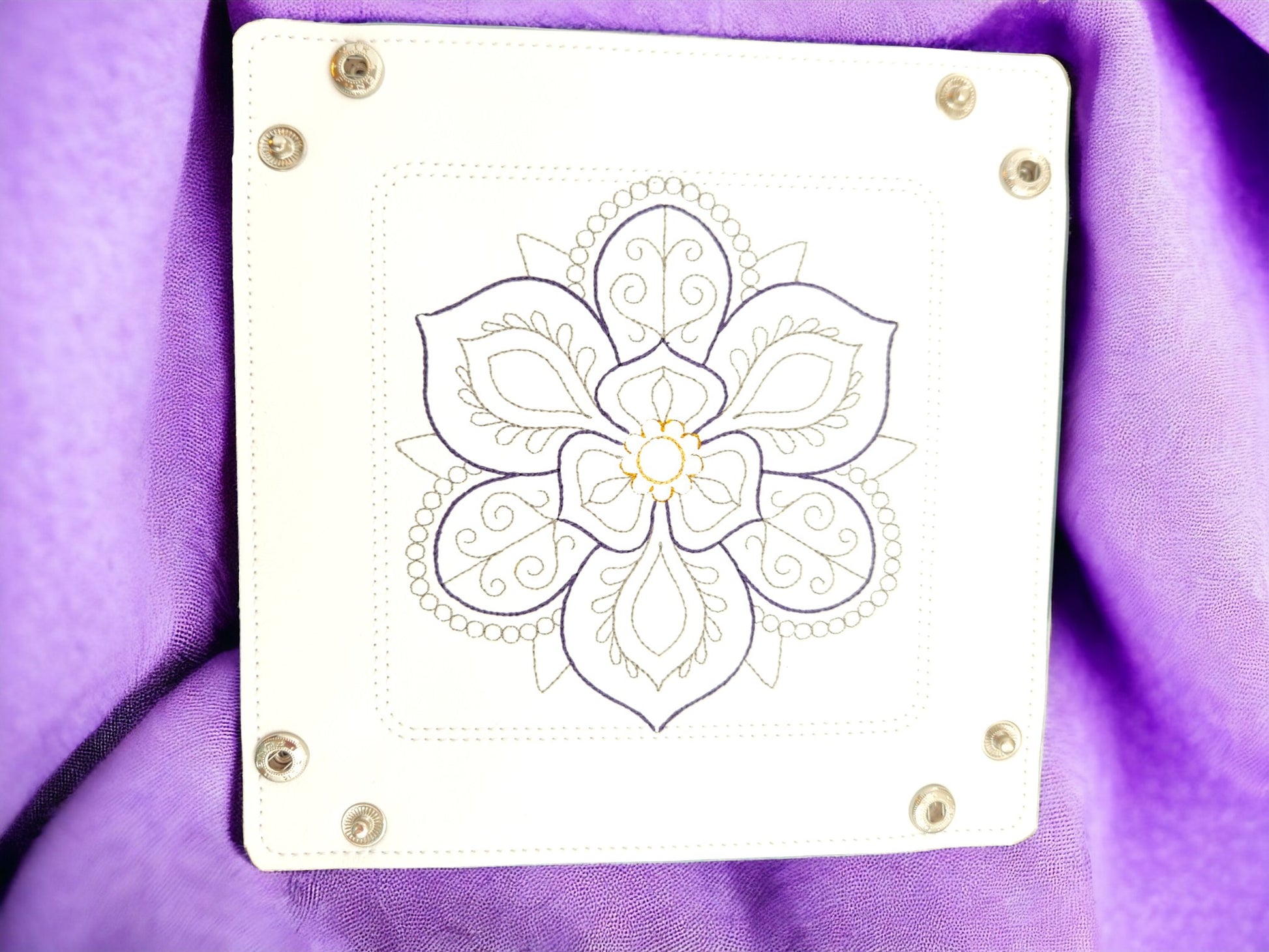 Magnolia dice tray, vintage style - Rowan Gate