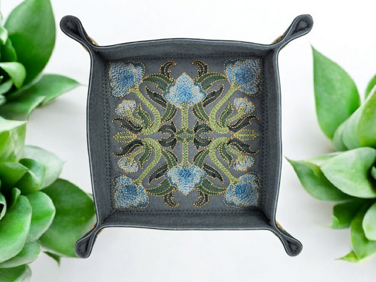 Floral art deco style dice tray