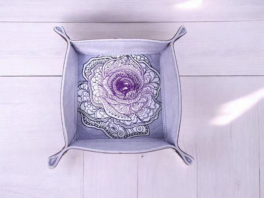 Rose stitched dice tray