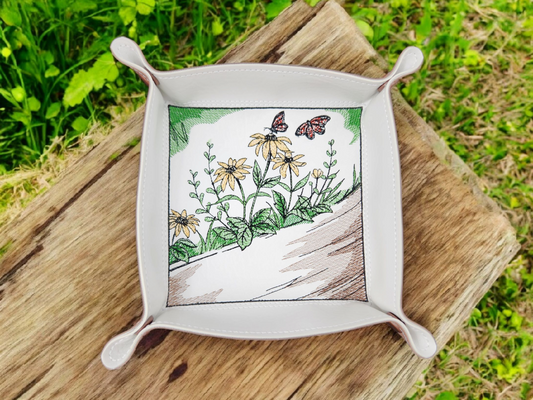 Daisy and butterfly dice tray