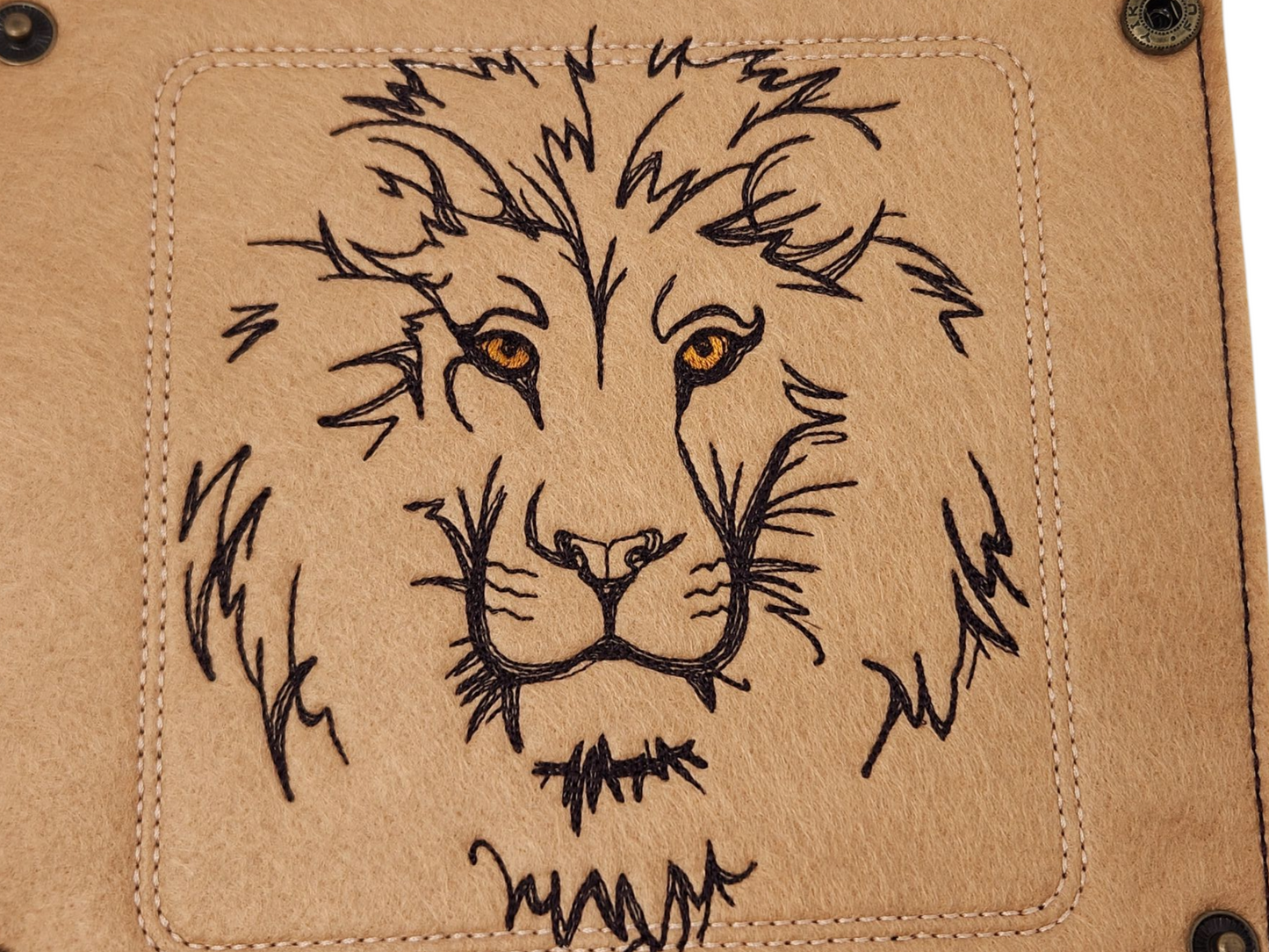 Lion dice tray