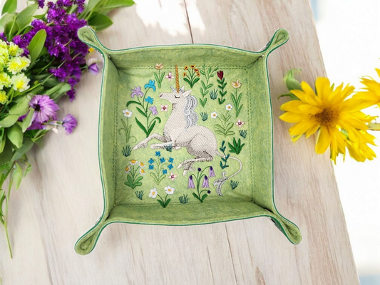 Unicorn and wildflowers dice tray