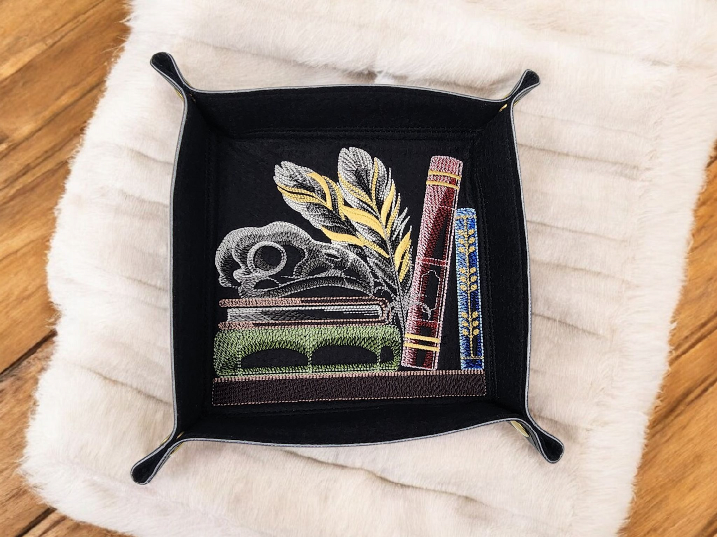 Skull and Quill dice tray
