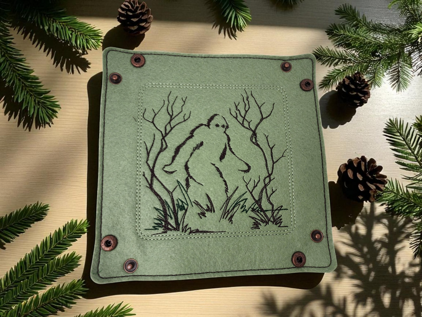Bigfoot gift set, dice tray and dice bag