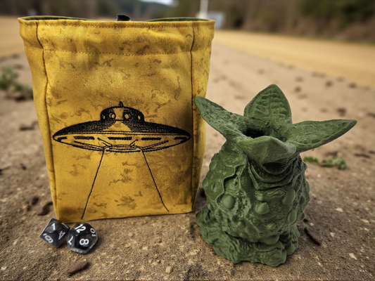 Alien gift set, large dice bag and alien pod dice container
