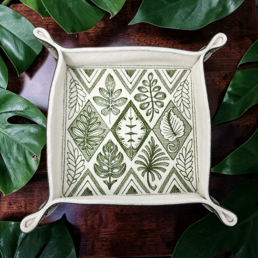 Green foliage dice tray