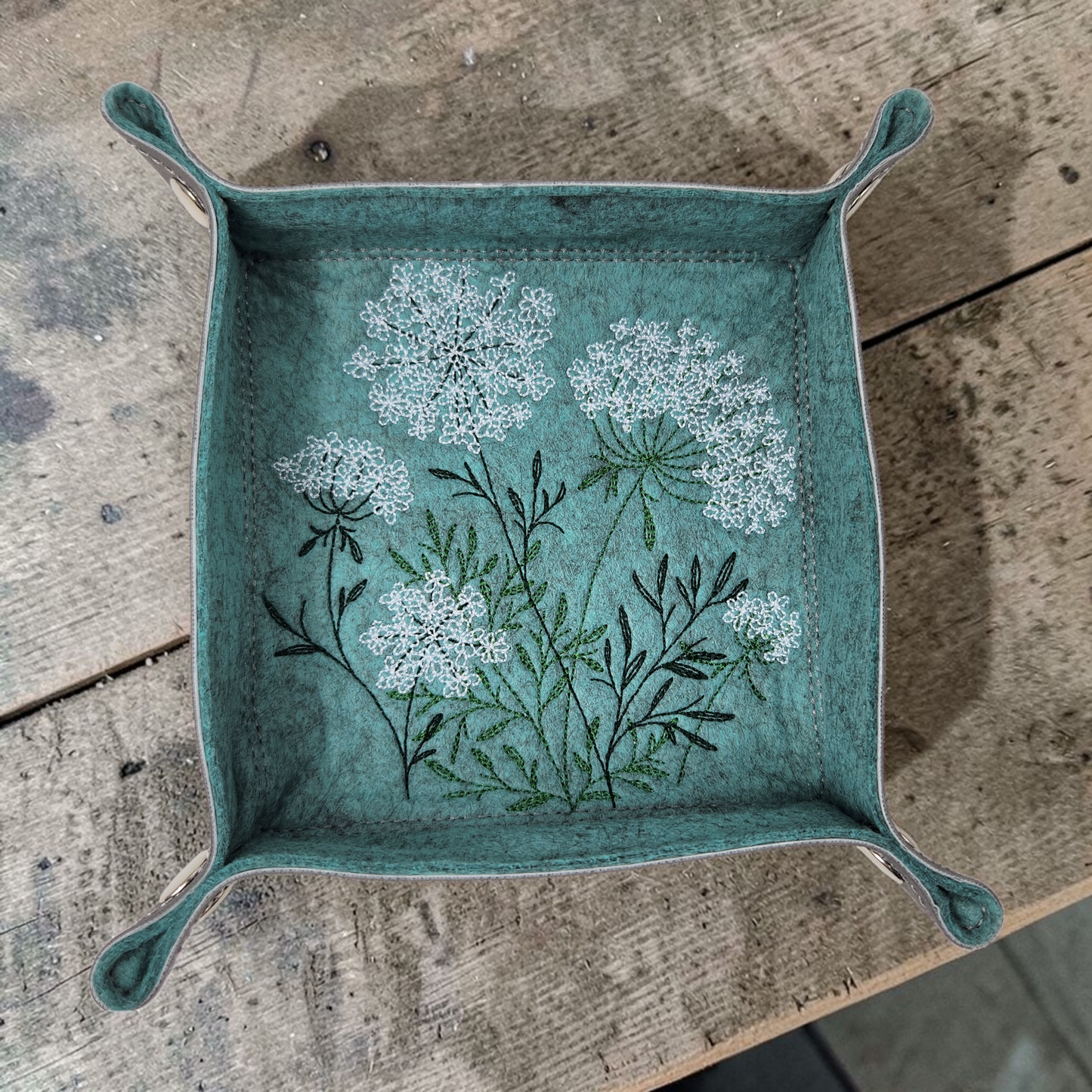 Queen Annes Lace Dice Tray