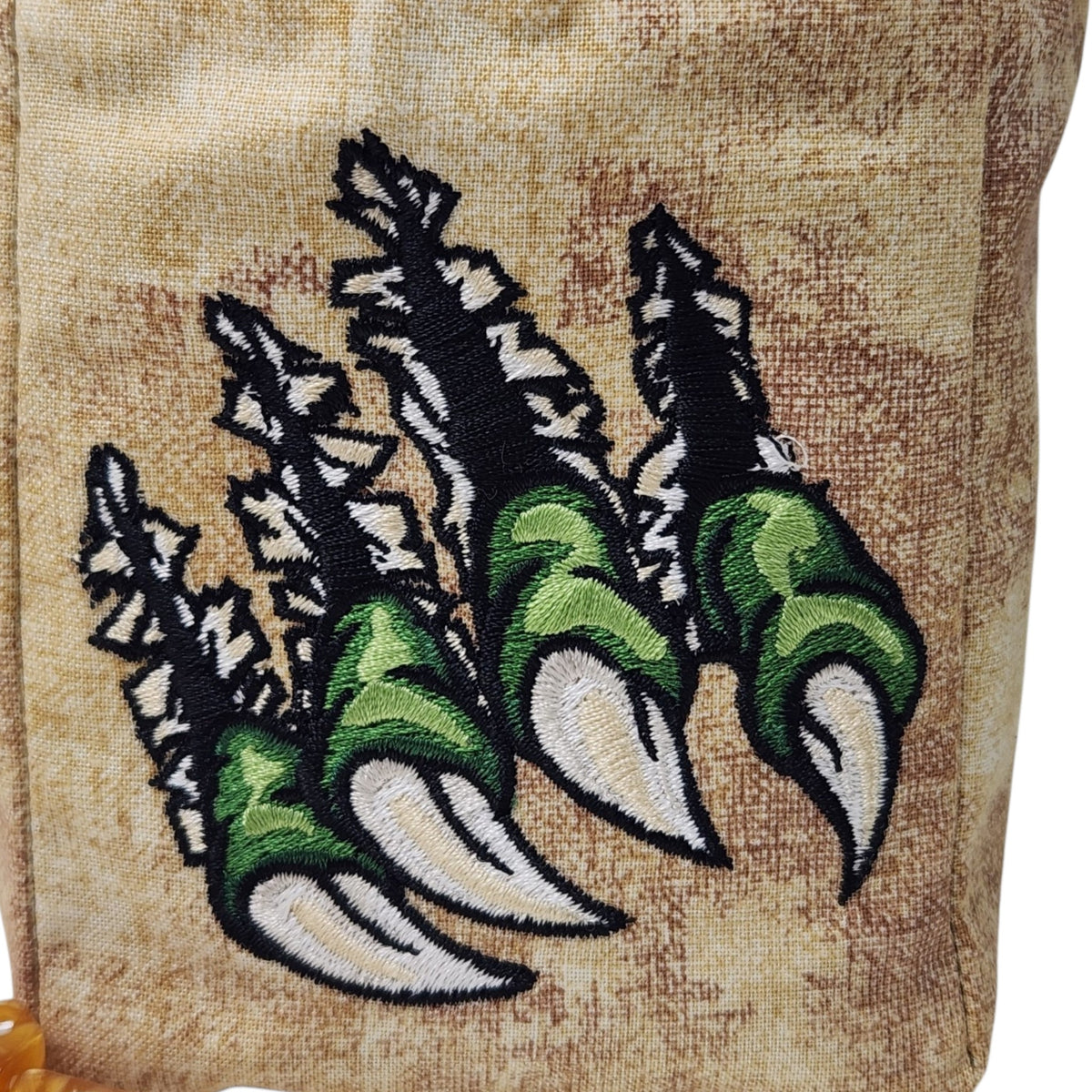 Tearing claw dice bag