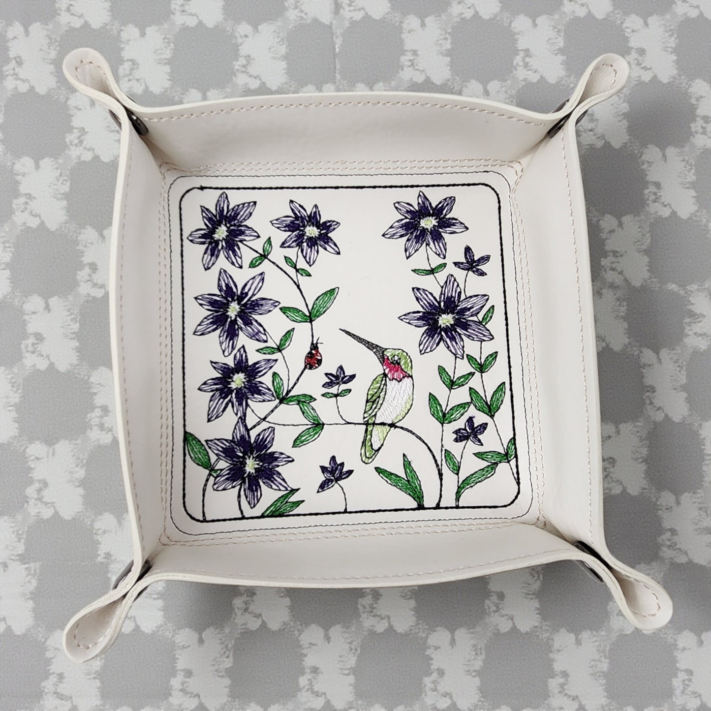 Hummingbird and purple flower dice tray