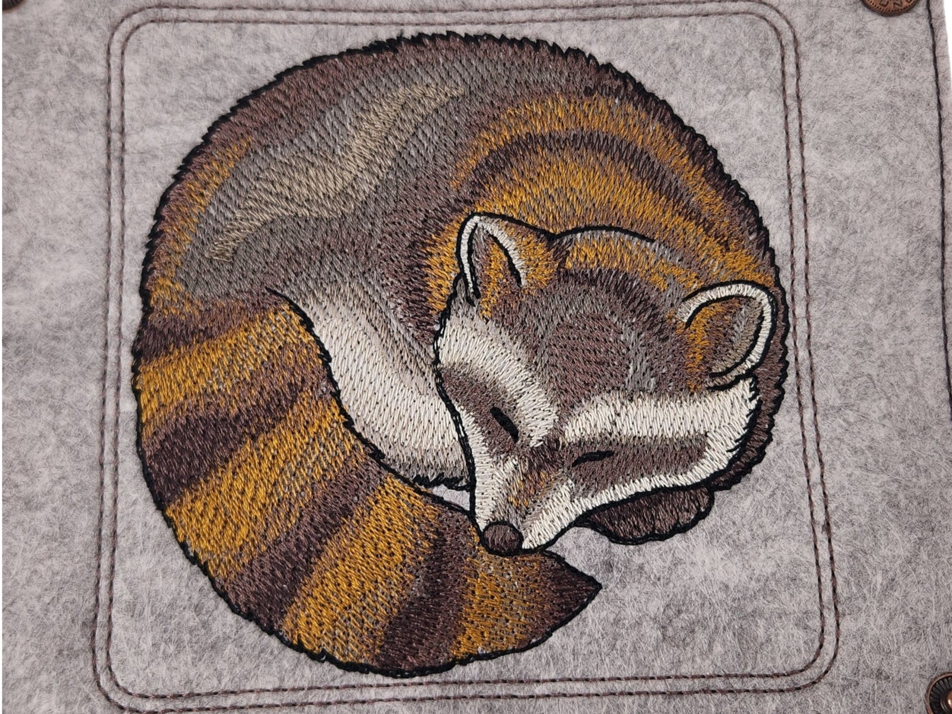 Brown Raccoon Dice Tray - Rowan Gate