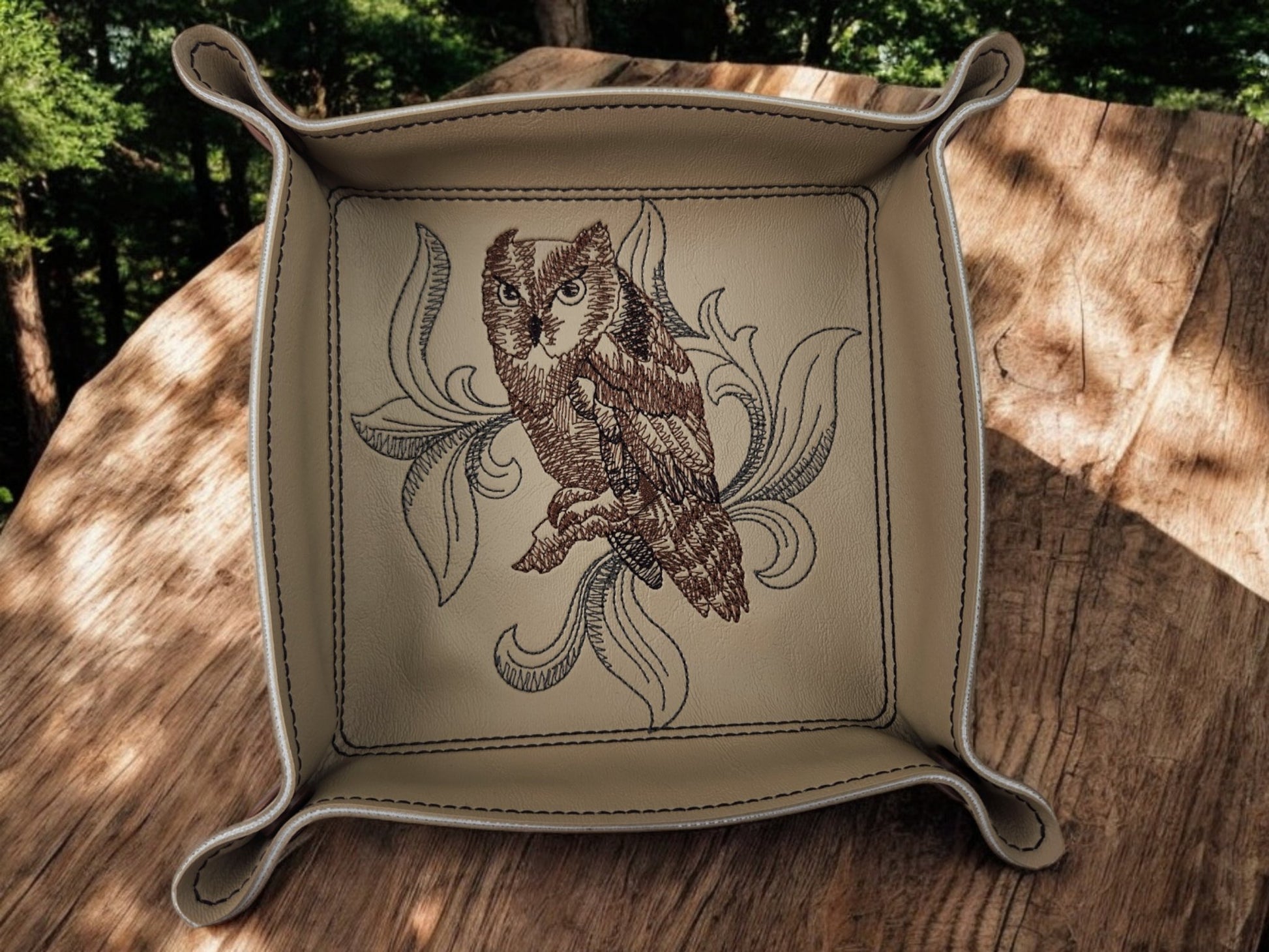 Screech owl dice tray - Rowan Gate