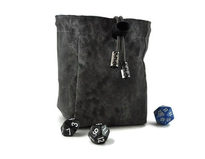 Wolf howling at the moon dice bag - Rowan Gate